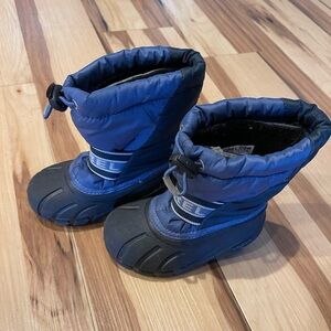 Little boy size 8 SOREL winter boots.